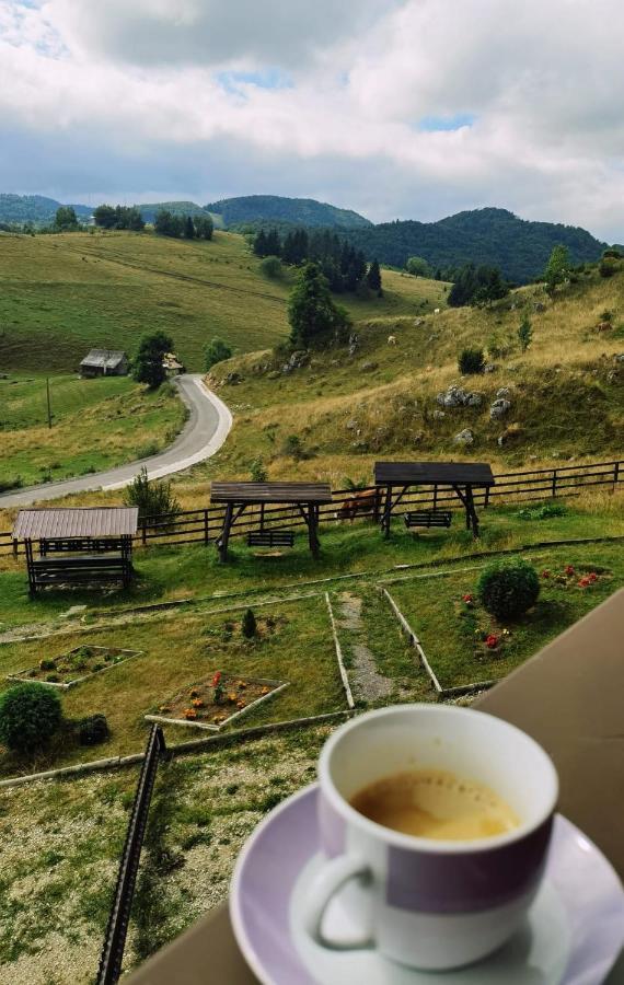 Pensiunea Crai Nou Şirnea Extérieur photo